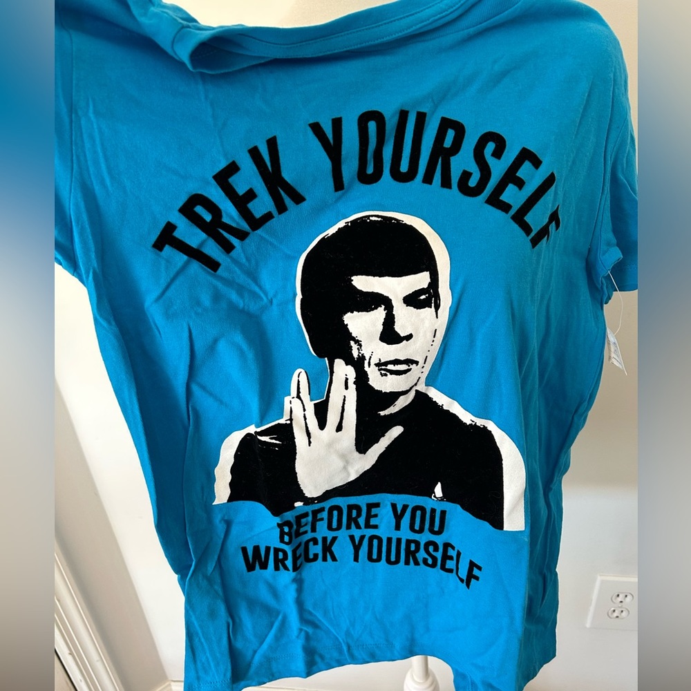 Star Trek Woman’s T-Shirt. Nwt, M,L, Xl, sizes. Blue